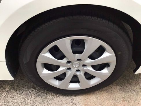 Used 2023 Toyota Corolla LE FWD image 10