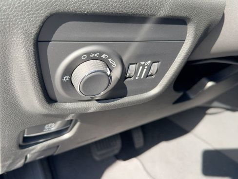 New 2025 Jeep Grand Cherokee L Laredo image 19