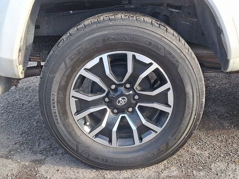 Used 2022 Toyota Tacoma TRD Sport image 33