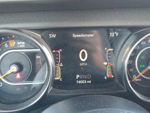 Used 2020 Jeep Wrangler Unlimited Sahara AWD/4WD image 33