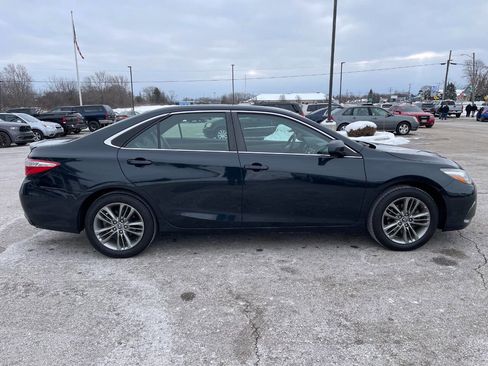 Used 2015 Toyota Camry SE image 5