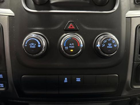 Used 2022 RAM 1500 Classic SLT image 17