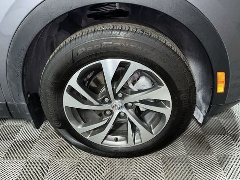 Used 2022 Buick Envision Essence w/ Safety Package FWD image 10