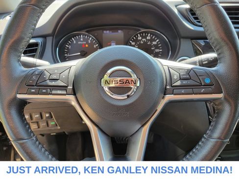 Used 2020 Nissan Rogue SV w/ Sun & Sound Touring Package AWD/4WD image 12