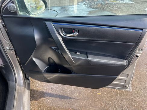 Used 2017 Toyota Corolla SE image 17