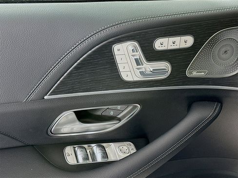 Used 2025 Mercedes-Benz GLS 450 4MATIC image 19