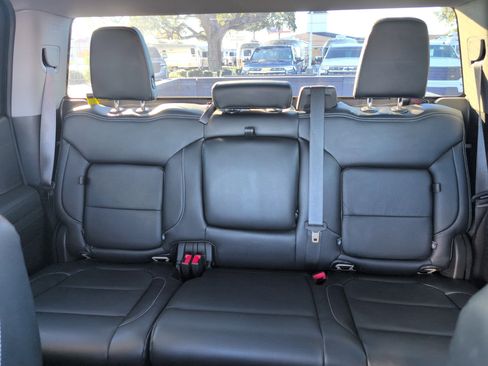 Used 2022 GMC Sierra 1500 Elevation image 27