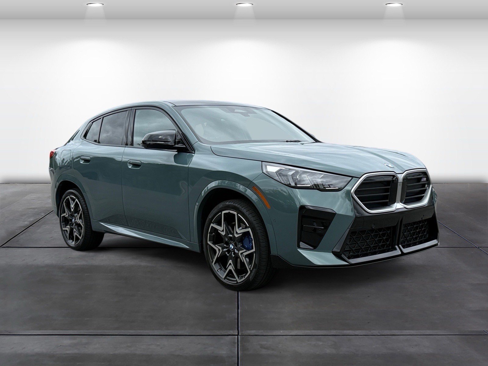 Used 2025 BMW X2 M35i AWD/4WD image 2