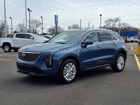 Used 2024 Cadillac XT4 Luxury w/ Cold Weather Package image 1