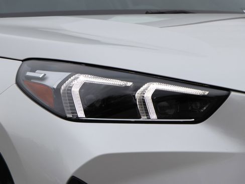 Certified 2025 BMW X1 xDrive28i w/ Convenience Package image 5