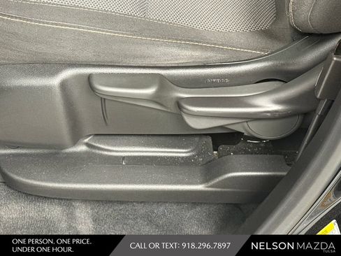 Used 2019 Chevrolet Traverse LS FWD image 17