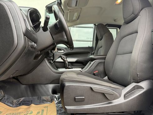 Used 2022 Chevrolet Colorado LT w/ Fleet Safety Package image 6