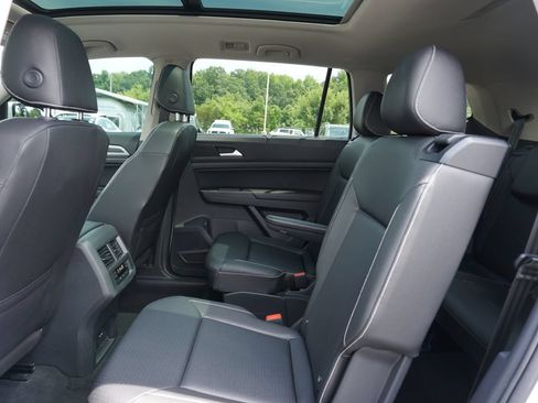 Used 2021 Volkswagen Atlas SE w/ Panoramic Sunroof Package FWD image 21