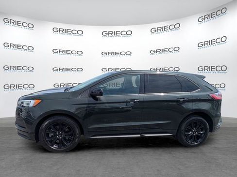 Used 2022 Ford Edge SE w/ Black Appearance Package AWD/4WD image 4