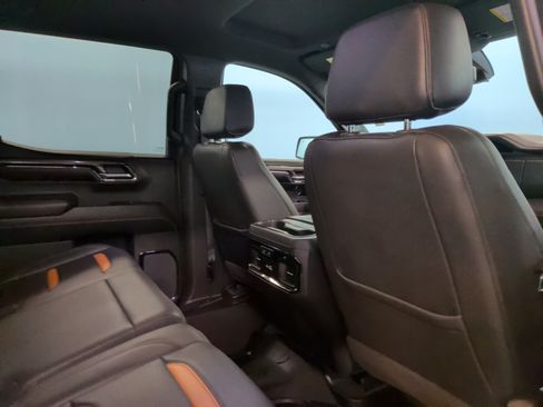 Used 2024 GMC Sierra 1500 AT4 w/ AT4 Premium Package AWD/4WD image 32
