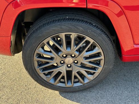 Certified 2022 Jeep Compass Limited image 5