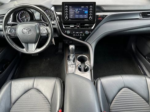 Used 2023 Toyota Camry SE image 4