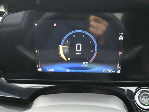 Used 2025 Chevrolet Trax RS w/ Driver Confidence Package image 13