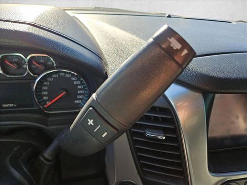 Used 2016 Chevrolet Suburban LT w/ Luxury Package image 18