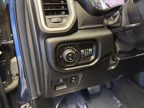 Used 2019 RAM 1500 Big Horn AWD/4WD image 16