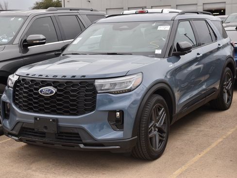 Certified 2025 Ford Explorer ST-Line w/ Premium Package image 1