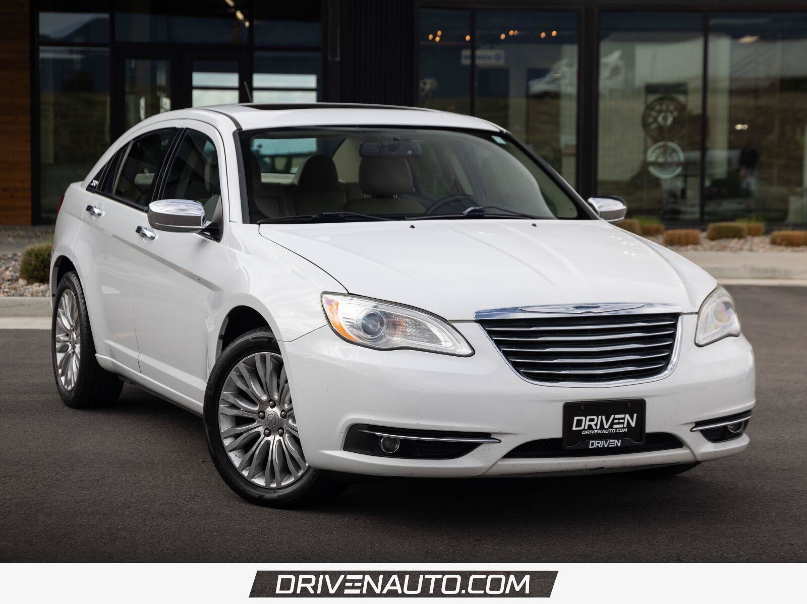 Used 2012 Chrysler 200 Limited FWD image 1