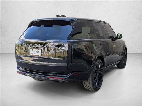 New 2026 Land Rover Range Rover SE image 2