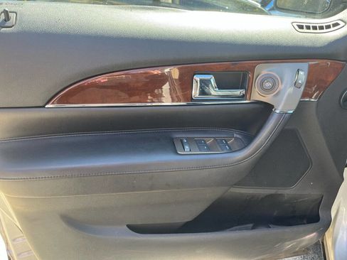 Used 2013 Lincoln MKX FWD image 10