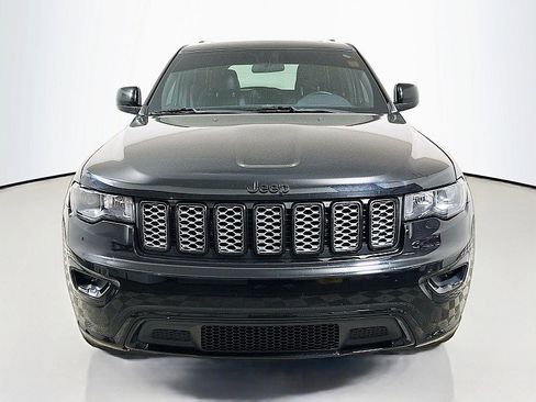 Used 2021 Jeep Grand Cherokee Laredo X image 2