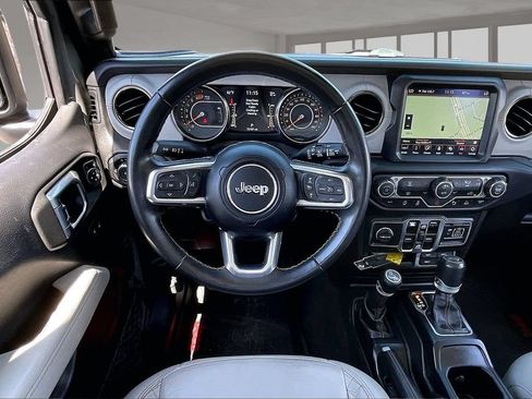 Used 2022 Jeep Wrangler Unlimited Sahara AWD/4WD image 8