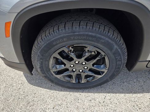 Used 2023 Chevrolet Traverse LS FWD image 20