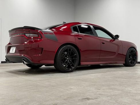 Used 2018 Dodge Charger R/T image 12