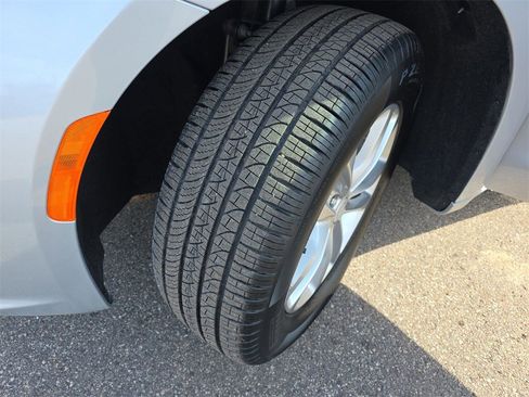 New 2026 Chrysler Pacifica Select image 33