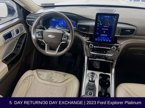 Used 2023 Ford Explorer Platinum w/ Technology Package AWD/4WD image 30