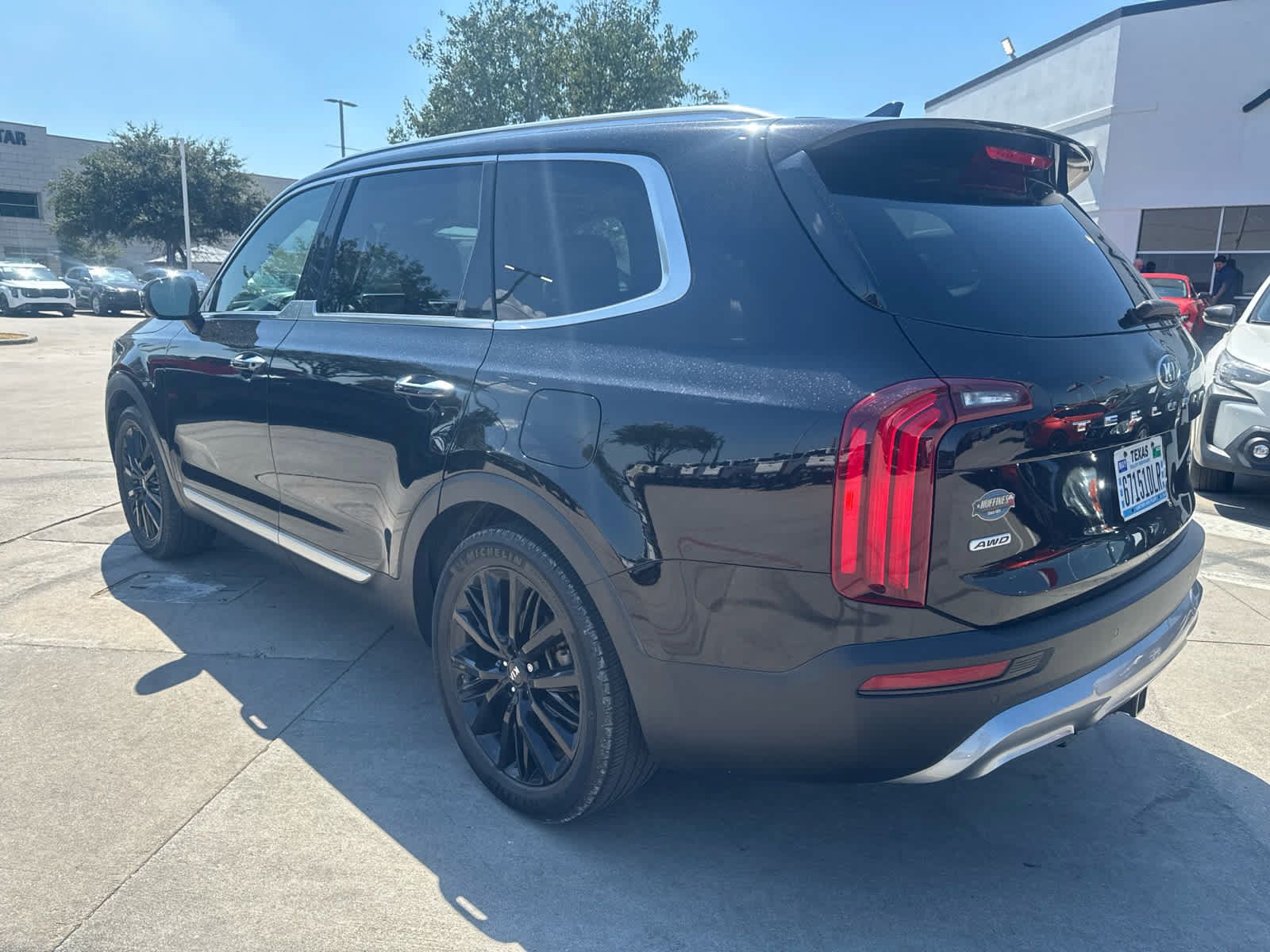 Used 2021 Kia Telluride SX w/ SX Prestige Package AWD/4WD image 2