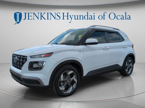 Certified 2021 Hyundai Venue SEL FWD image 6