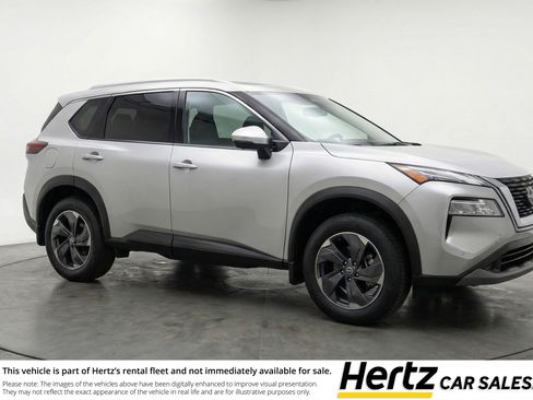 Used 2025 Nissan Rogue SV image 1