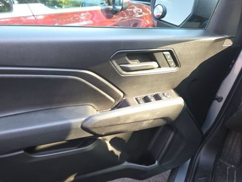 Used 2023 Chevrolet Colorado Trail Boss AWD/4WD image 12