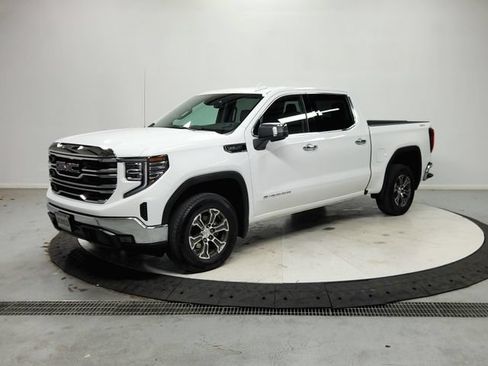 Used 2026 GMC Sierra 1500 SLT AWD/4WD image 4