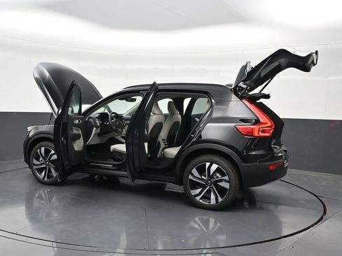 New 2026 Volvo XC40 B5 Ultra AWD/4WD image 32