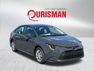 Used 2025 Toyota Corolla LE image 1