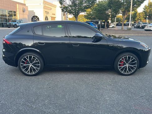 Used 2023 Maserati Grecale Modena AWD/4WD image 6
