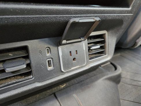 Used 2022 Chevrolet Silverado 1500 LT w/ Protection Package image 25