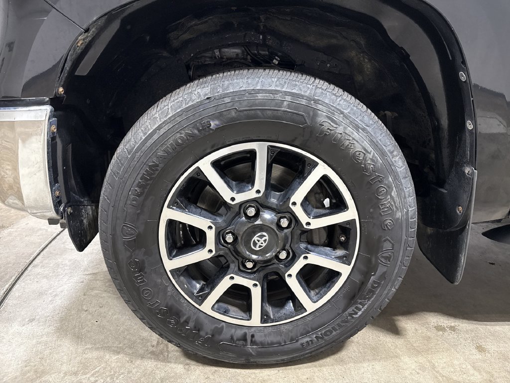 Used 2017 Toyota Tundra Limited w/ Limited Premium Package AWD/4WD image 27