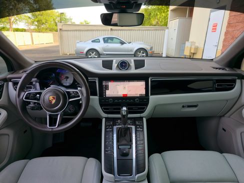 Used 2019 Porsche Macan S AWD/4WD image 15