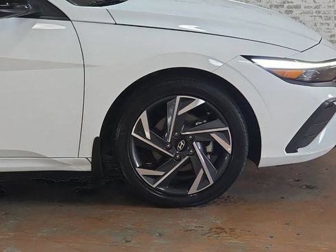 Certified 2025 Hyundai Elantra Sport FWD image 7