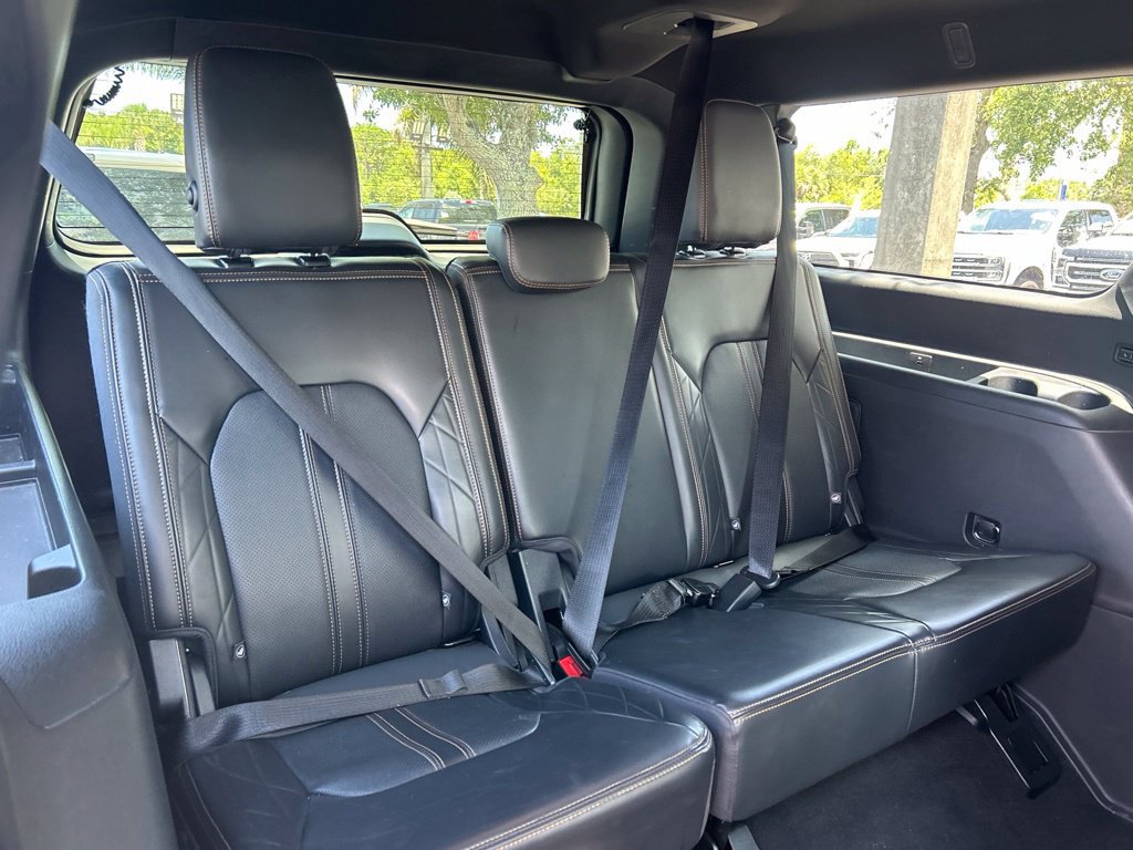 Used 2023 Ford Expedition Max Platinum AWD/4WD image 47