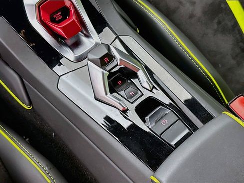 Used 2023 Lamborghini Huracan Tecnica RWD image 18
