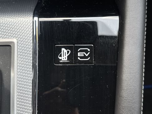Used 2023 Mitsubishi Outlander SEL AWD/4WD image 17