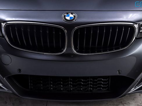 Used 2019 BMW 330i Gran Turismo xDrive w/ M Sport Package image 9